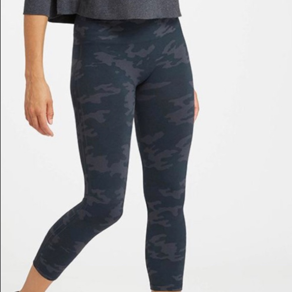 Spanx Look at Me Now Cropped Seamless Leggings